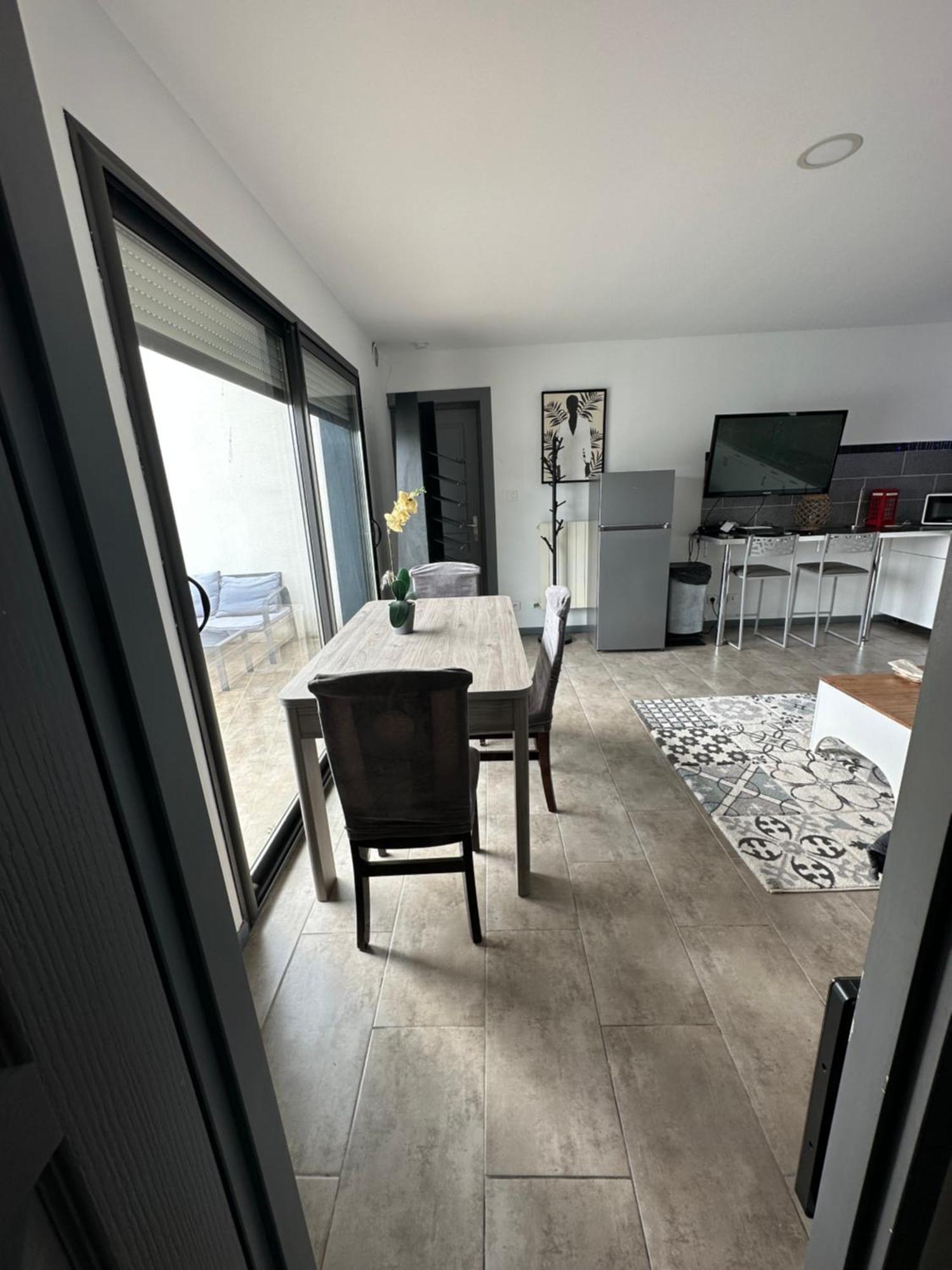 Superbe Appartement Avec Piscine Et Spa Privatif Villeneuve-lès-Béziers Esterno foto