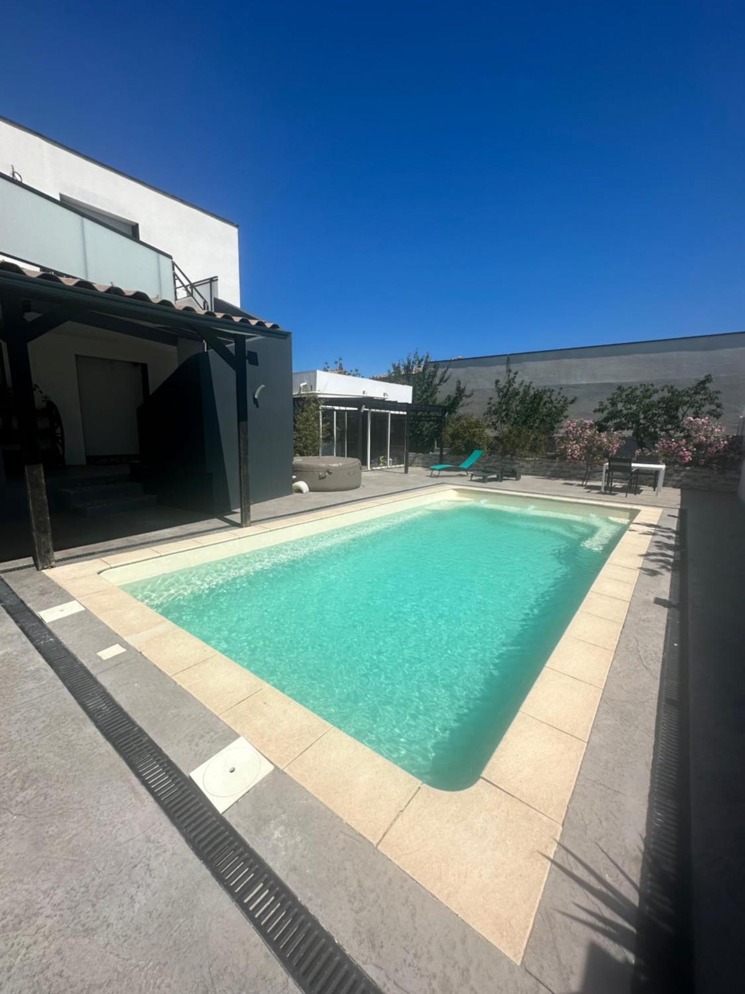 Superbe Appartement Avec Piscine Et Spa Privatif Villeneuve-lès-Béziers Esterno foto